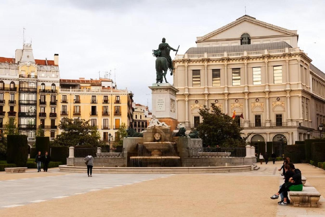 Apartamento Unico En Gran Via Apartman Madrid Kültér fotó